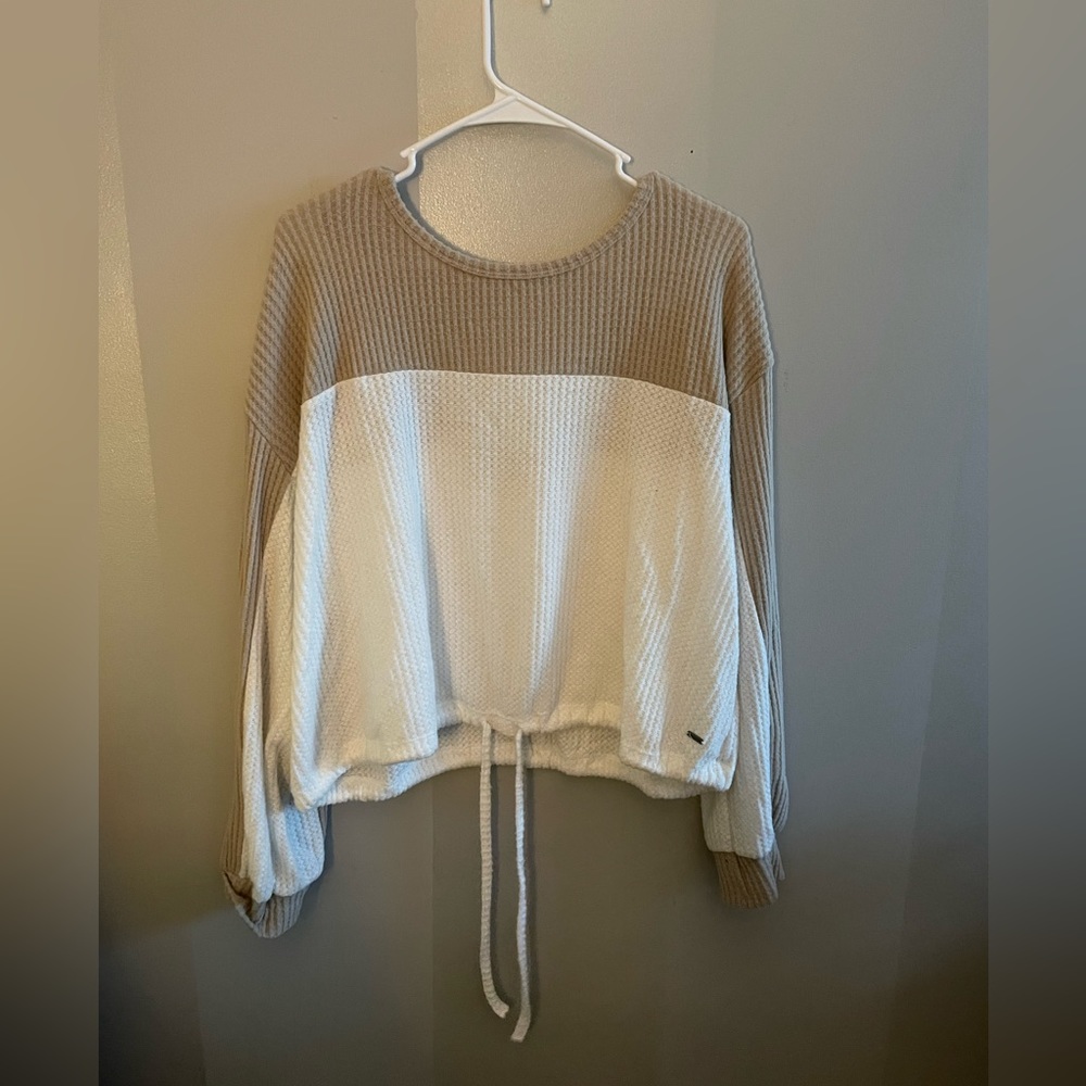 Hollister long sleeve shirt. Very light weight and soft.